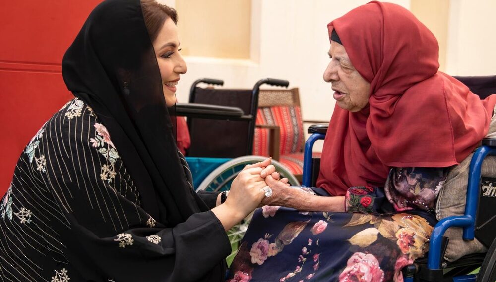السّيدةُ الجليلةُ توجّه التهنئة بمناسبة يوم الأمّ