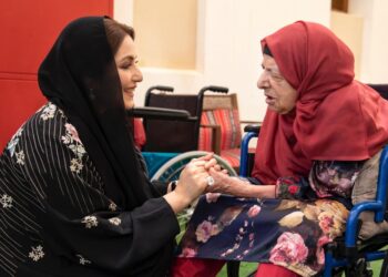 السّيدةُ الجليلةُ توجّه التهنئة بمناسبة يوم الأمّ