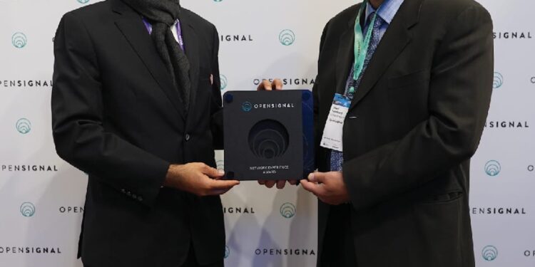 فودافون تحصد 11 جائزة من Opensignal في المؤتمر العالمي للهواتف المحولة بما فيها جائزة أفضل جودة وسرعة للشبكة 1 فودافون تحصد 11 جائزة من Opensignal في المؤتمر العالمي للهواتف المحولة بما فيها جائزة أفضل جودة وسرعة للشبكة