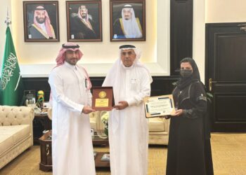 أمانة الشرقية تحصل على جائزة درع الحكومة الرقمية العربية في فئة التطبيقات الذكية لتطبيق ” بلاغاتي 940 “