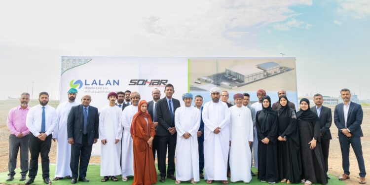 وضع حجر الأساس لمصنع “لالان الشرق الأوسط” في المنطقة الحرة بصحار 1 وضع حجر الأساس لمصنع “لالان الشرق الأوسط” في المنطقة الحرة بصحار