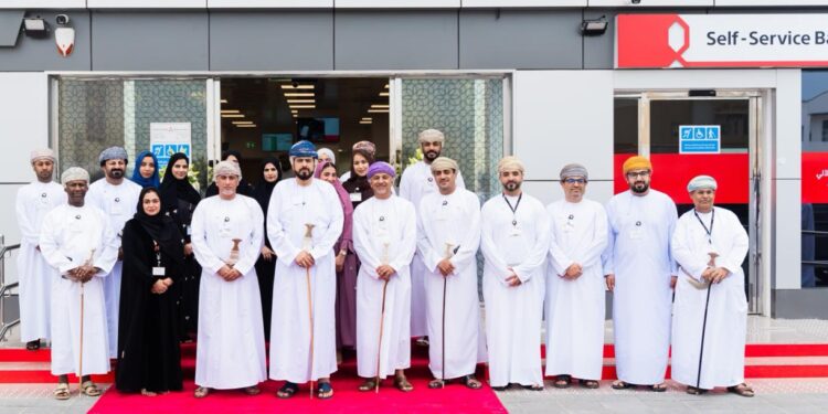 بنك مسقط يحتفل بافتتاح فرع جديد في المعبيلة الجنوبية
