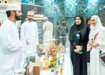 سوق “الوثبة” الرمضاني يشهد حركة تجارية نشطة ومشاركة مميزة من رواد الأعمال