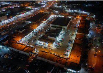 في ليلة ٢٩ من شهر رمضان المبارك.. ولاية سناو تشهد حركة تجارية نشطة