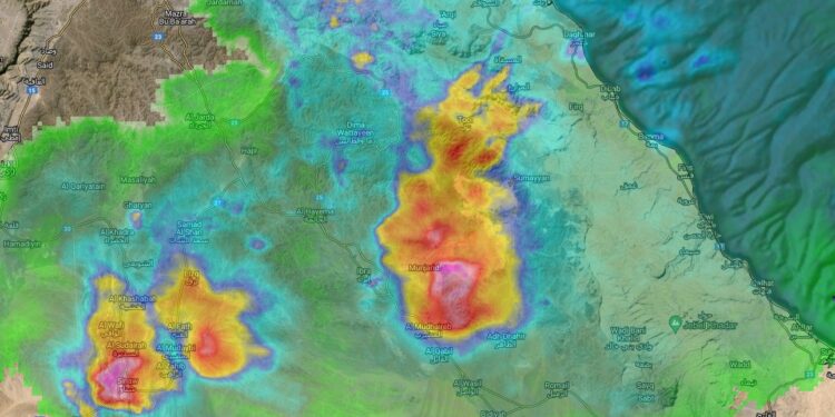 تواجد خلايا رعدية عميقة على ولايات محافظة شمال الشرقية