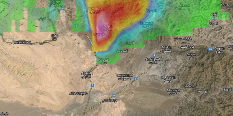تواجد خلايا رعدية عميقة على ولايات محافظة الظاهرة “عبري – ينقل”
