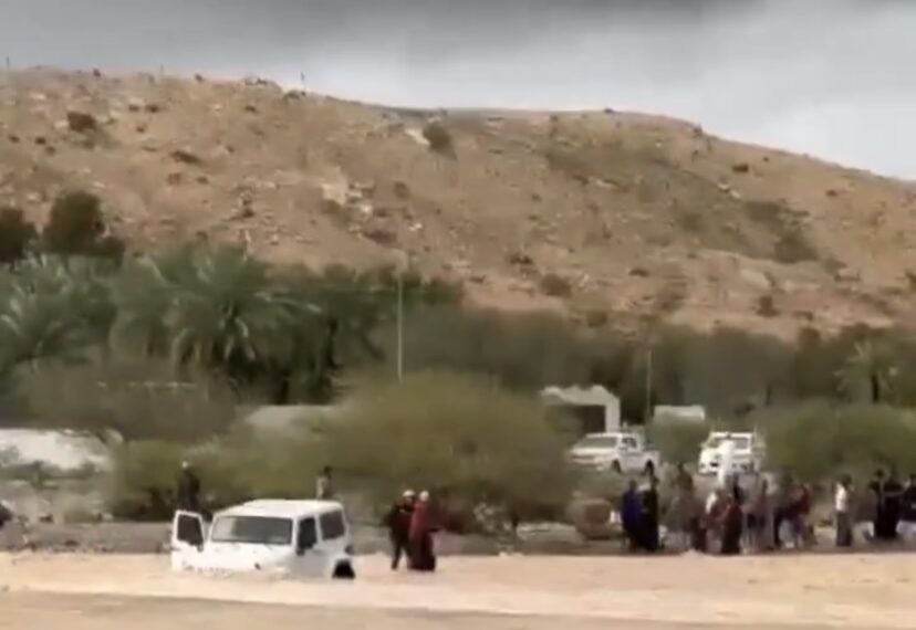 إنقاذ شخصين إثر احتجاز مركبتهما في مجرى وادي مجلاص ⁧‫بقريات