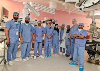 المستشفى السُّلطاني يتمكّن من علاج مريض عبر تقنية متقدمة