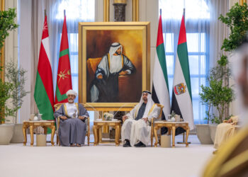 رئيسُ دولة الإمارات يُقيم مأدبة غداء خاصّة تكريمًا لجلالةِ السُّلطان