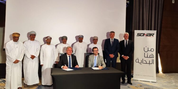 توقيع اتفاقية لإنشاء أول مشروع لتزويد السفن بالغاز الطبيعي المسال في الشرق الأوسط في ميناء صحار