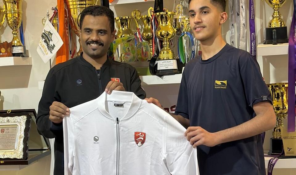لاعب التيكواندو “نبراس الطوقي” أول عماني وخليجي يحترف في الأندية السعودية