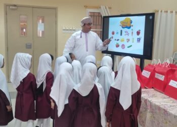 دائرة البلدية بالخابورة تقيم محاضرة توعوية بعنوان “الغذاء الصحي والغذاء غير الصحي”