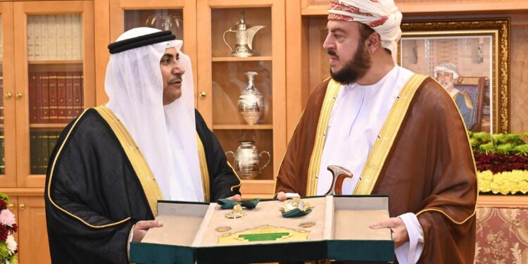 البرلمانُ العربيُّ يمنح جلالةَ السُّلطان المعظم /وسام القائد/ تقديرًا لجهود جلالتِه في خدمة قضايا الأمّة العربيّة 1 البرلمانُ العربيُّ يمنح جلالةَ السُّلطان المعظم /وسام القائد/ تقديرًا لجهود جلالتِه في خدمة قضايا الأمّة العربيّة