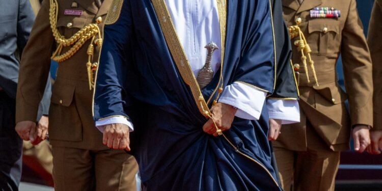 جلالة السلطان يغادر البلاد متوجّهًا إلى الكويت في زيارة “دولة” 1 جلالة السلطان يغادر البلاد متوجّهًا إلى الكويت في زيارة “دولة”