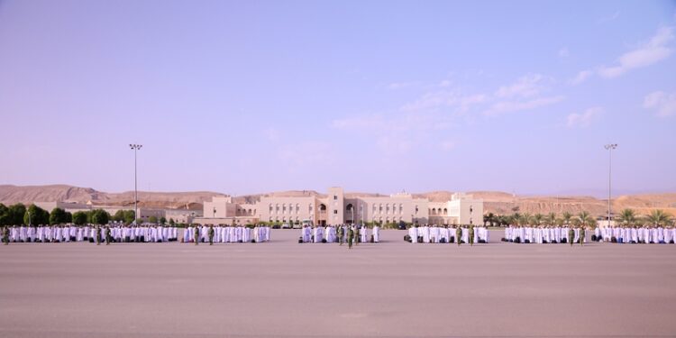 شؤون البلاط السُّلطاني يستقبل دفعة جديدة من الجنود المستجدين