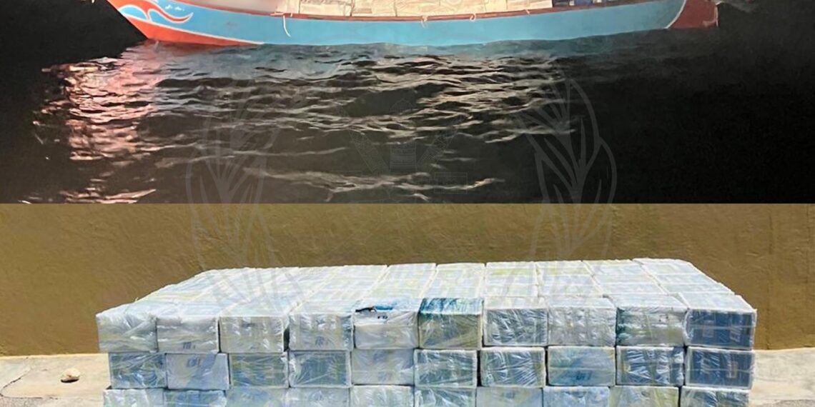 ضبط قارب على متنه 3 أشخاص حاولوا تهريب 13300 كرز من السجائر الممنوعة والمقيدة في ظفار