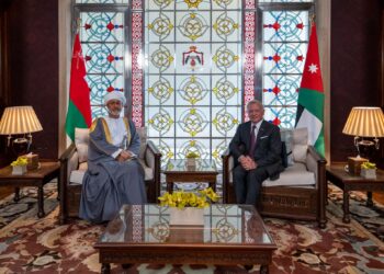 ملك الأردن يُقيم مأدبة عشاء رسميّة لجلالة السلطان المعظم