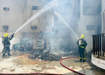 إخماد حريق شب في منزل ⁧‫ببوشر‬⁩ دون تسجيل إصابات