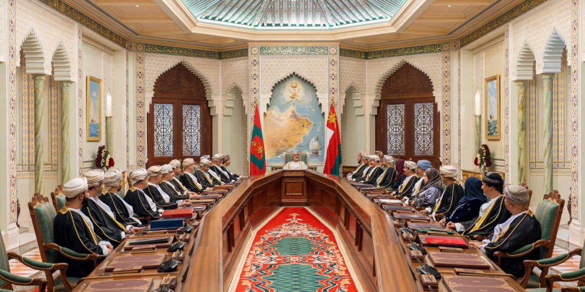 جلالة السلطان المعظم يوجّه بإطلاق برنامج تحفيزي يتضمن عددًا من المبادرات 1 جلالة السلطان المعظم يوجّه بإطلاق برنامج تحفيزي يتضمن عددًا من المبادرات
