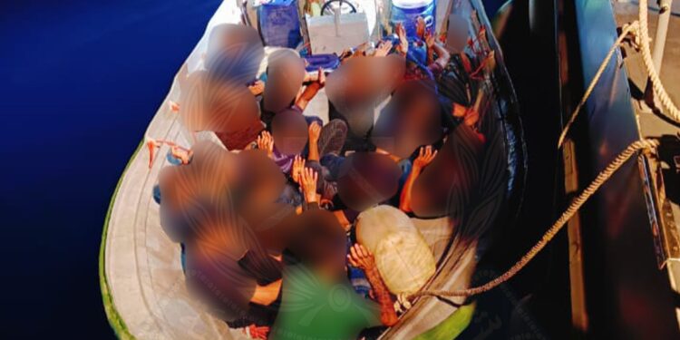 ضبط 18 شخصًا حاولوا الخروج من البلاد بطريقة غير مشروعة بشمال الباطنة