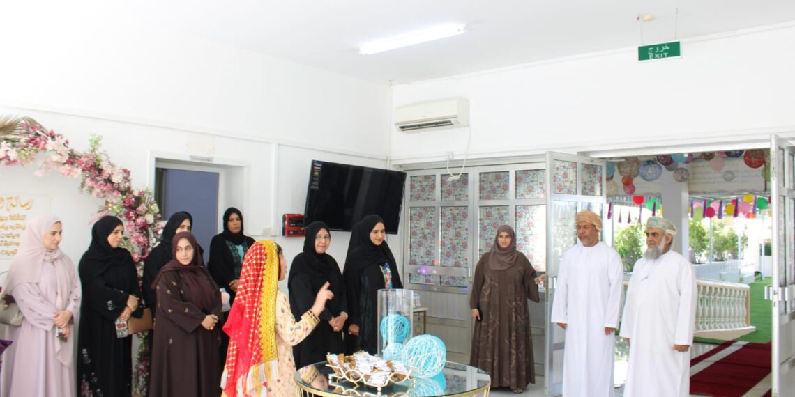 وحدة الفنون التشكيلية تنظم مهرجان الطفل لمدارس الحلقة الأولى بولاية السويق
