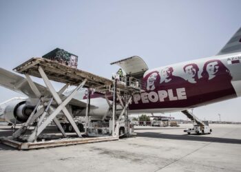 القطرية للشحن الجوي تتعاون مع المنظمة الدولية لحماية الحيوان لنقل ستة أسود إلى موطنهم في أفريقيا