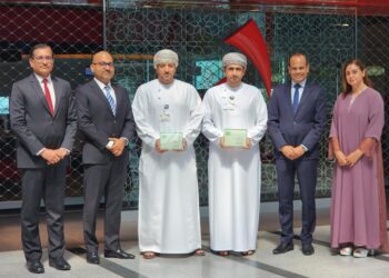 تتويج بنك مسقط بجائزتين من مؤسسة إيمي فايننس تؤكدان ريادته في مجال الاستثمار