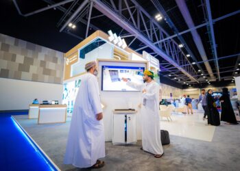 “مطارات عُمان” تعرّف بأبرز خدماتها التكنولوجيّة لزوار معرض ”كومكس 2024” لتعزيز تجربة السفر