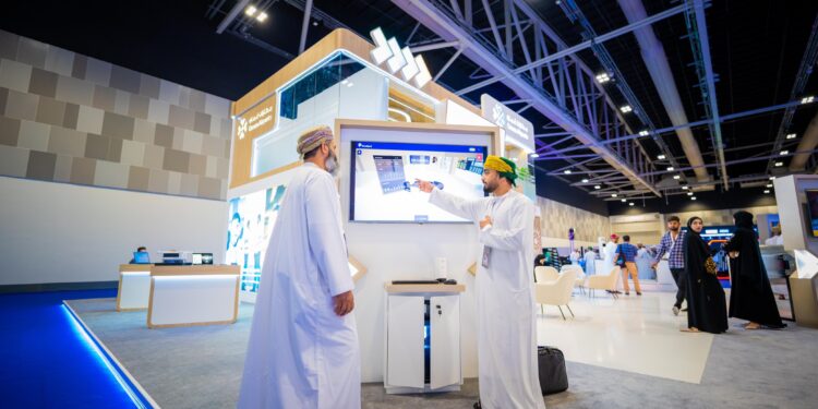 “مطارات عُمان” تعرّف بأبرز خدماتها التكنولوجيّة لزوار معرض ”كومكس 2024” لتعزيز تجربة السفر 1 “مطارات عُمان” تعرّف بأبرز خدماتها التكنولوجيّة لزوار معرض ”كومكس 2024” لتعزيز تجربة السفر