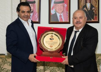 نادي الجالية الأردنية بسلطنة عمان يكرم سعادة السفير أمجد القهيوي
