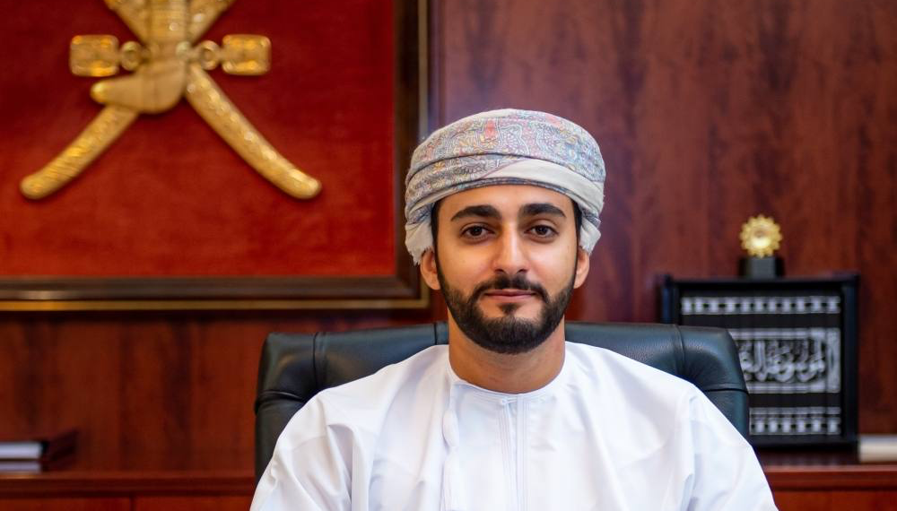 سمو السيد ذي يزين.. يطلق شارة البدء لتنفيذ برنامج “الانضباط العسكري” في ظفار