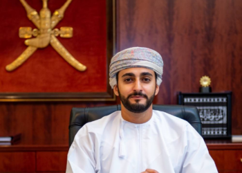 سمو السيد ذي يزين.. يطلق شارة البدء لتنفيذ برنامج “الانضباط العسكري” في ظفار