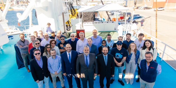 تنمية أسماك عُمان تدشن سفينة “أدماس”