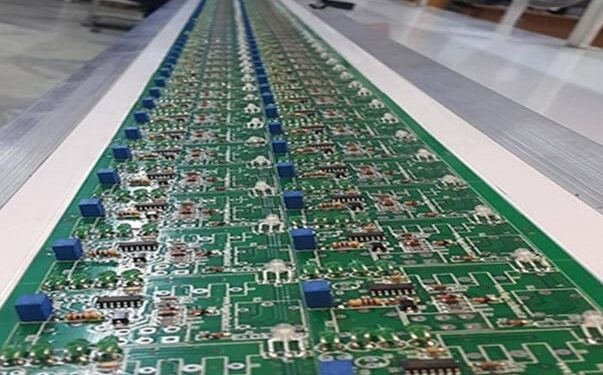 شركة معرفية ايرانية تُصنّع قطع إلكترونية للسيارات