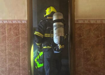 السيطرة على حريق شب بمنزل في بهلاء