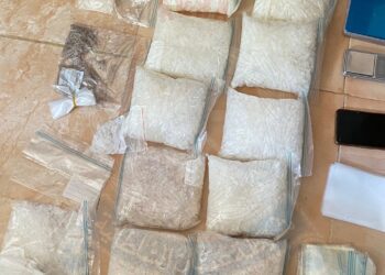 ضبط شخصين بحوزتهما كمية من مخدر الكريستال بشمال الباطنة