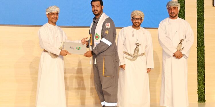 شركة تنمية نفط عُمان تحتفل بتخريج 600 شاب وشابة 1 شركة تنمية نفط عُمان تحتفل بتخريج 600 شاب وشابة