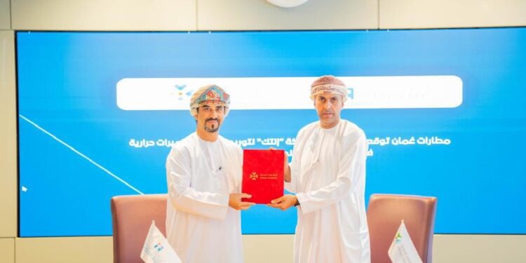 “مطارات عُمان” توقع اتفاقيتين لتعزيز المنظومة الأمنية والتشغيلية في مطاري مسقط وصلالة بأحدث التقنيات 1 “مطارات عُمان” توقع اتفاقيتين لتعزيز المنظومة الأمنية والتشغيلية في مطاري مسقط وصلالة بأحدث التقنيات