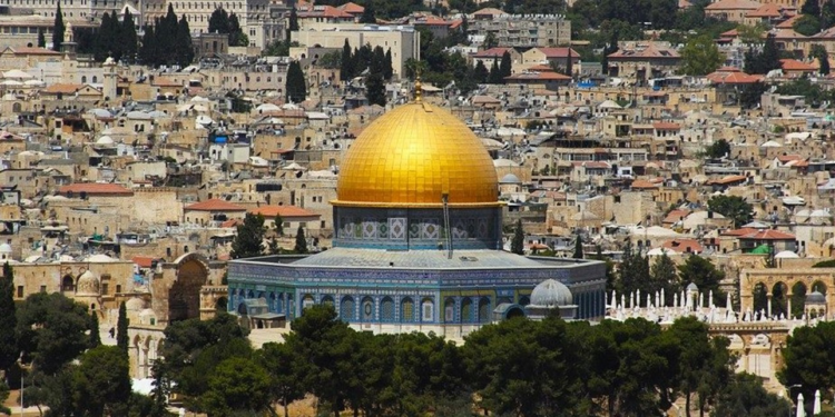 سلطنة ⁧‫عُمان‬⁩ تدين اقتحام باحات المسجد الأقصى المبارك