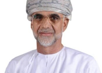 الراحل أحمد بن يوسف الحارثي.. مهنية في أداء العمل