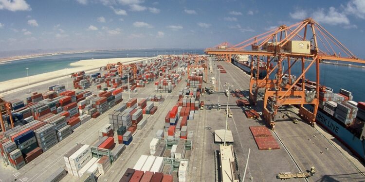 أكثر من 6 مليارات ريال عُماني حجم الإيرادات العامة للدولة بنهاية الربع الثاني من عام 2024م 1 أكثر من 6 مليارات ريال عُماني حجم الإيرادات العامة للدولة بنهاية الربع الثاني من عام 2024م