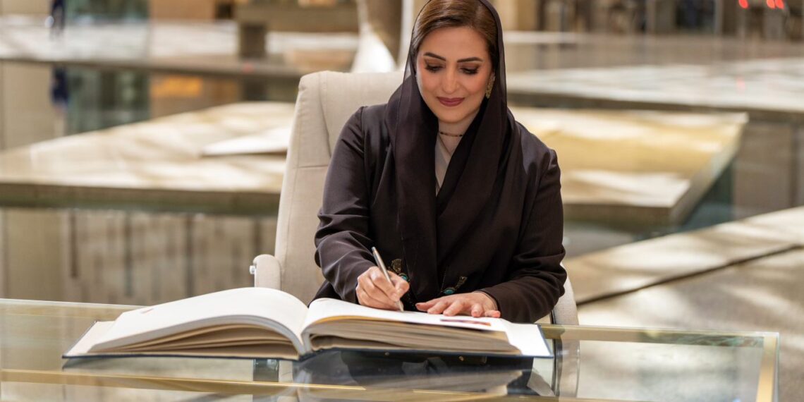 السّيدة الجليلة حرم جلالة السّلطان المعظّم تهنّئ طلبة دبلوم التعليم العام 1 السّيدة الجليلة حرم جلالة السّلطان المعظّم تهنّئ طلبة دبلوم التعليم العام