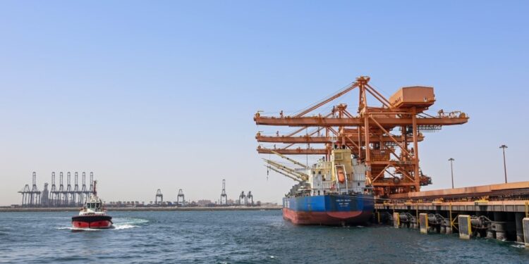 وكالة موديز تعدّل النظرة المستقبلية لسلطنة عُمان إلى “إيجابية”