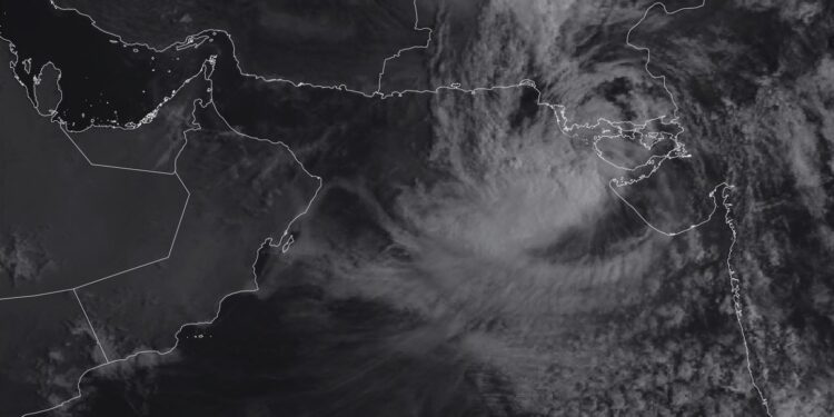 ضعف تدريجي للحالة المدارية “أسنا” في بحر العرب 1 IMG 9971 2