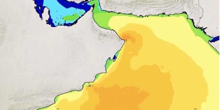 تنبيه بإرتفاع موج البحر على معظم سواحل سلطنة عمان يومي الأحد والاثنين 1 تنبيه بإرتفاع موج البحر على معظم سواحل سلطنة عمان يومي الأحد والاثنين