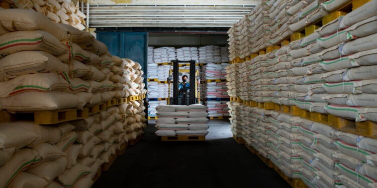 “المطاحن العمانية” تسجل نمواً ملحوظا بنسبة 25% في صادرات الطحين لعام 2023 1 “المطاحن العمانية” تسجل نمواً ملحوظا بنسبة 25% في صادرات الطحين لعام 2023