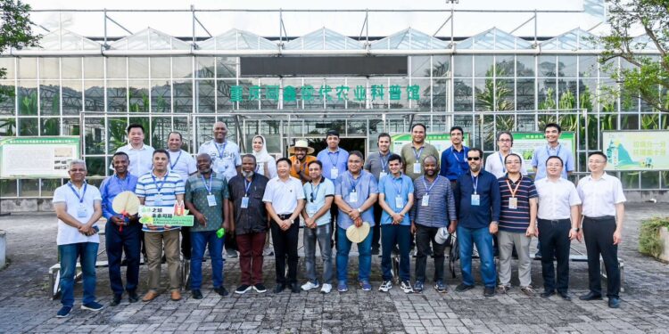 جمعية الصحفيين العمانية تشارك في منتدى صحفيي الحزام والطريق بالصين 1 جمعية الصحفيين العمانية تشارك في منتدى صحفيي الحزام والطريق بالصين