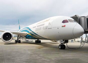 الطيران العماني يتسلم أول طائرة من أصل ثلاث طائرات جديدة من طراز بوينغ 9-787 لعام 2024