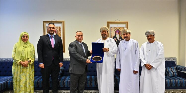سفير جمهورية العراق يزور جمعية الصحفيين العمانية