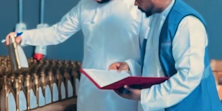 مخالفة منشأة تجارية لمخالفتها قانون الملكية الفكرية بشمال الباطنة